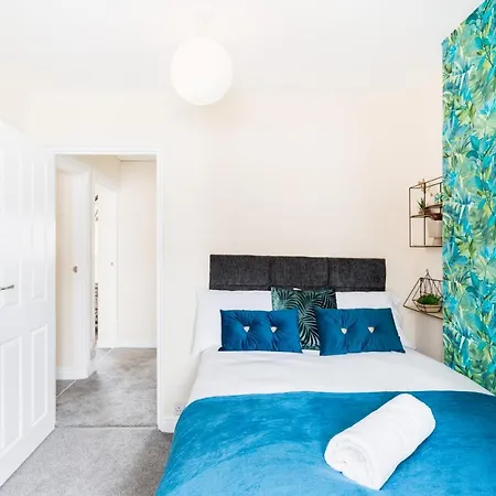 Contractor Flexible And Long Stays In Coleshill B46-3 Bedrooms With 4 Separate Beds *